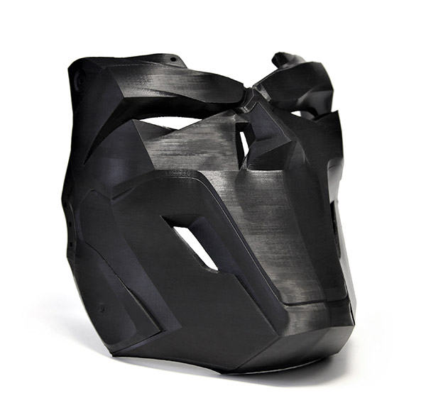 Neopracovaný 3D tisk - Maska super hrdiny vytištěná na 3D tiskárně Zortrax